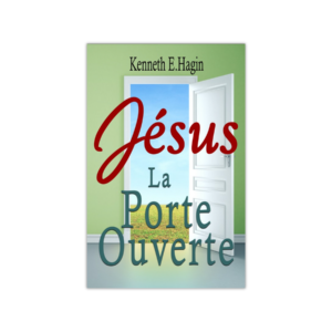 Couverture du livre "Jésus, la porte ouverte" illustrée avec un ciel lumineux et une silhouette devant une porte ouverte.